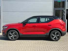 Volvo XC40 (2018) thumbnail 3