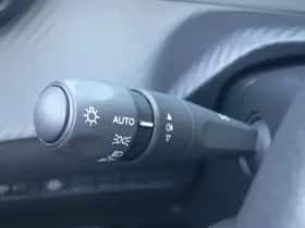 Peugeot 208 (2021) thumbnail 18