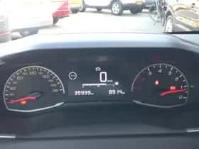 Peugeot 208 (2021) thumbnail 5