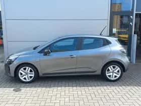 Renault Clio (2024) thumbnail 3
