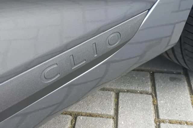 Renault Clio (2024) thumbnail 32
