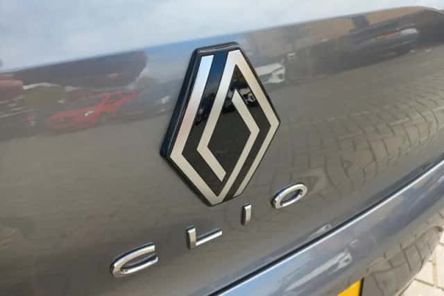 Renault Clio (2024) thumbnail 36