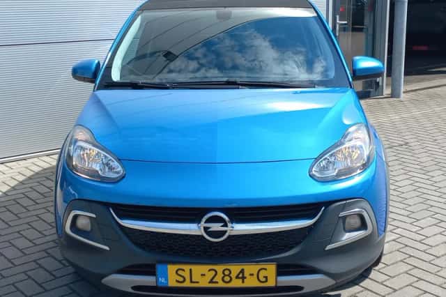 Opel Adam (2018) thumbnail 2