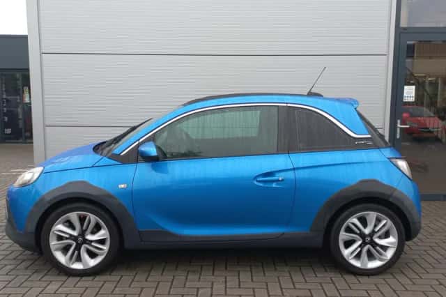 Opel Adam (2018) thumbnail 3