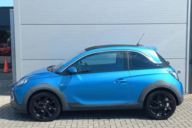 Opel Adam (2018) thumbnail 3