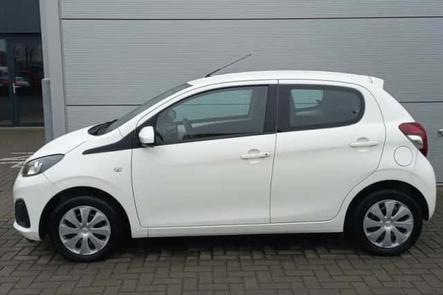 Peugeot 108 (2021) thumbnail 3