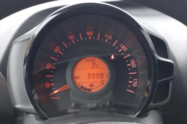 Peugeot 108 (2021) thumbnail 5