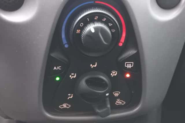 Peugeot 108 (2021) thumbnail 6