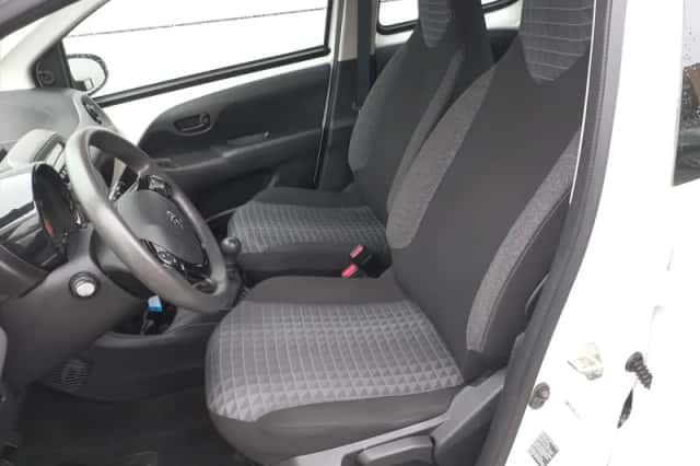 Peugeot 108 (2021) thumbnail 10