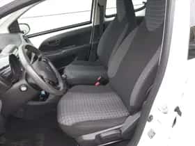 Peugeot 108 (2021) thumbnail 10