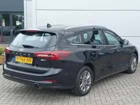 Ford Focus (2022) thumbnail 5
