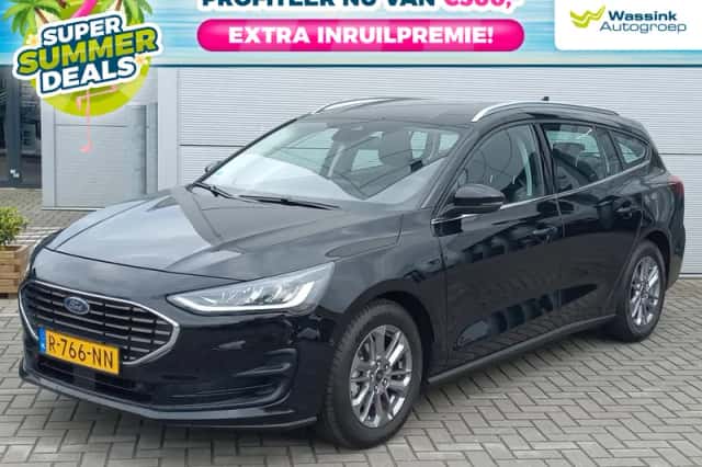Ford Focus (2022) thumbnail 1