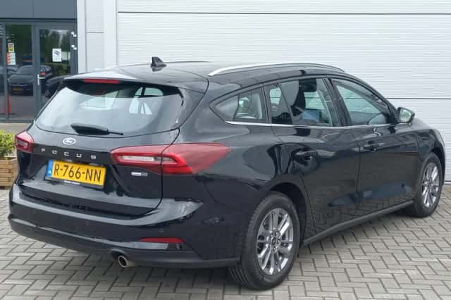 Ford Focus (2022) thumbnail 5