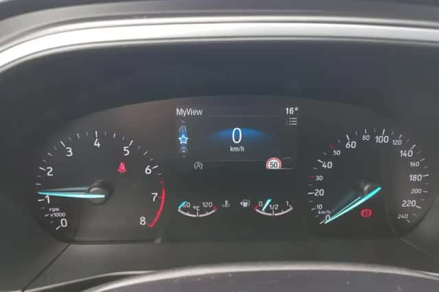 Ford Focus (2022) thumbnail 6