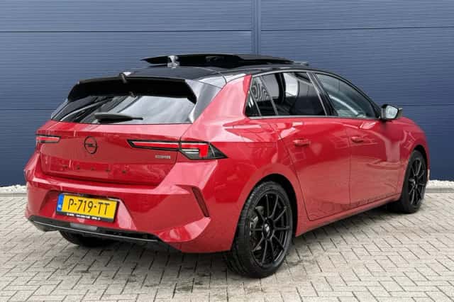 Opel Astra (2022) thumbnail 3
