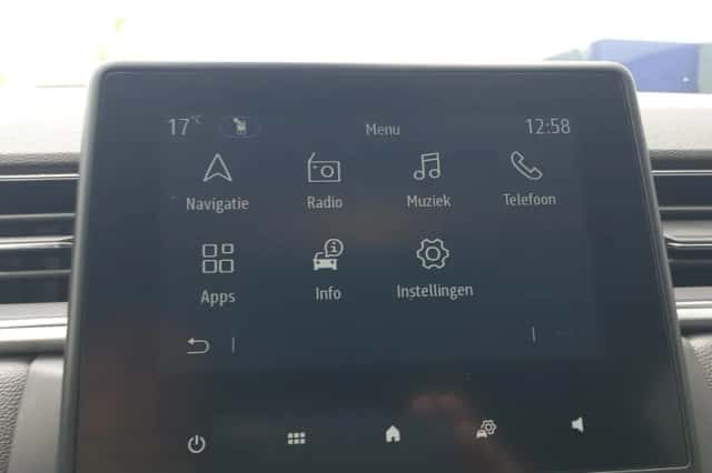 Renault Captur (2022) thumbnail 30
