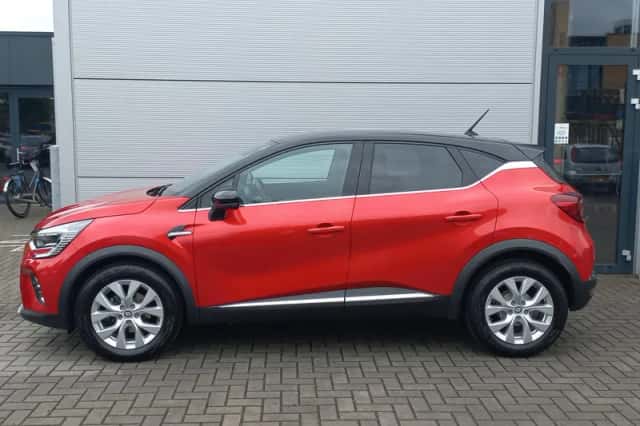 Renault Captur (2022) thumbnail 4