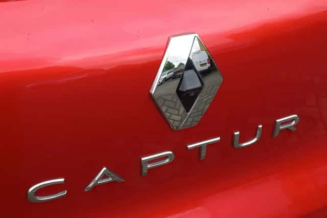 Renault Captur (2022) thumbnail 31