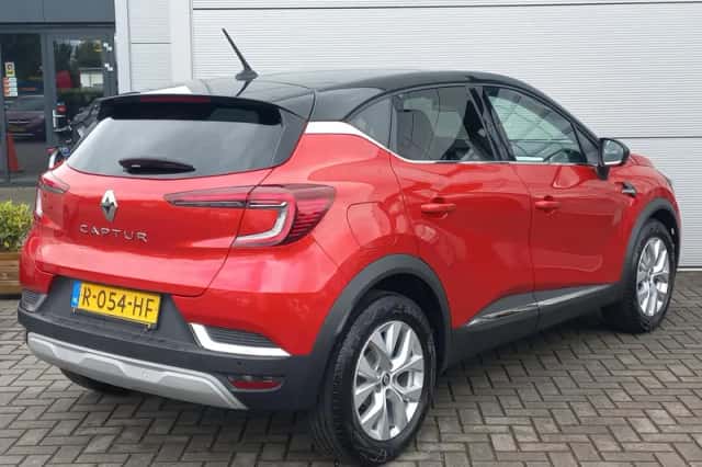 Renault Captur (2022) thumbnail 5