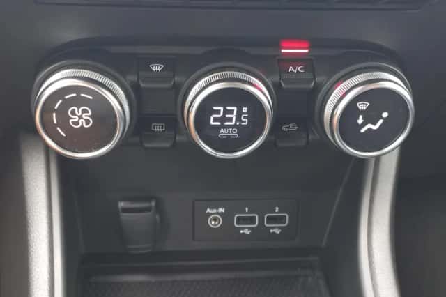 Renault Captur (2022) thumbnail 6