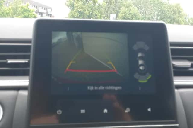 Renault Captur (2022) thumbnail 8