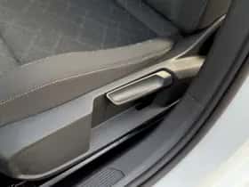 Volkswagen Golf (2022) thumbnail 11