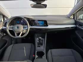 Volkswagen Golf (2022) thumbnail 23