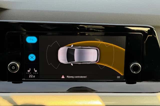 Volkswagen Golf (2022) thumbnail 26