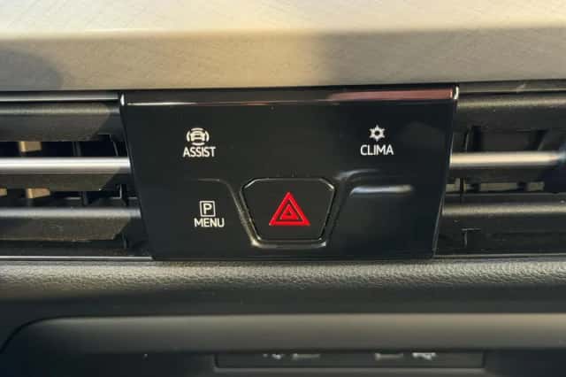 Volkswagen Golf (2022) thumbnail 29