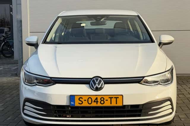 Volkswagen Golf (2022) thumbnail 4