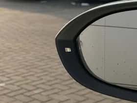 Volkswagen Golf (2022) thumbnail 35