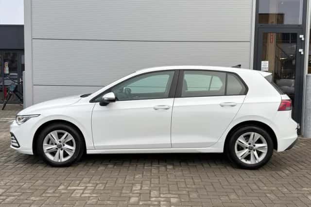 Volkswagen Golf (2022) thumbnail 5