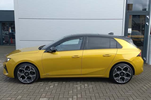 Opel Astra (2022) thumbnail 3