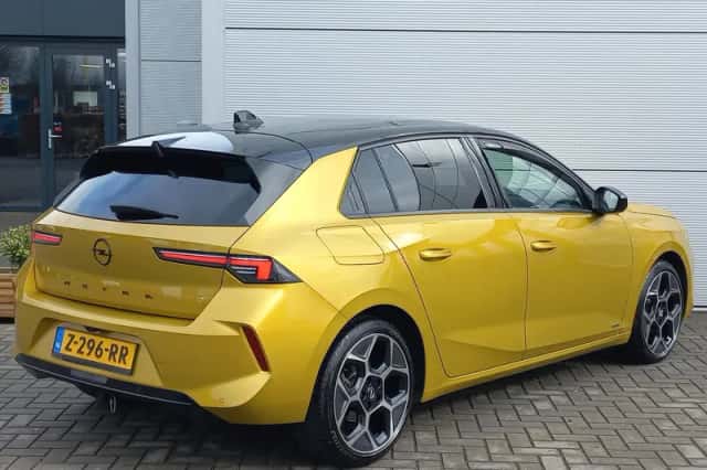 Opel Astra (2022) thumbnail 4
