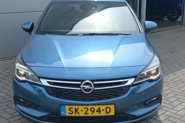 Opel Astra (2017) thumbnail 2