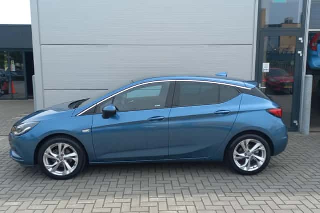 Opel Astra (2017) thumbnail 3