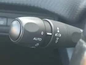 Peugeot 2008 (2016) thumbnail 24