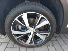 Peugeot 2008 (2016) thumbnail 9