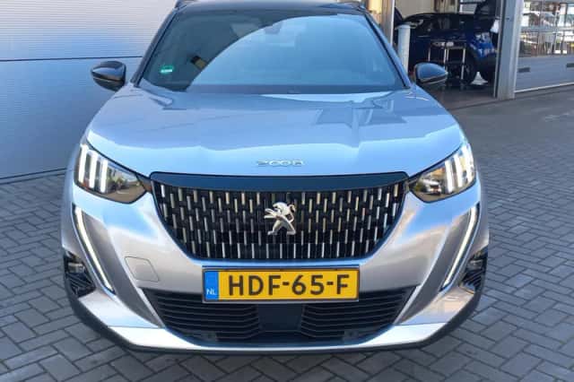 Peugeot 2008 (2021) thumbnail 2