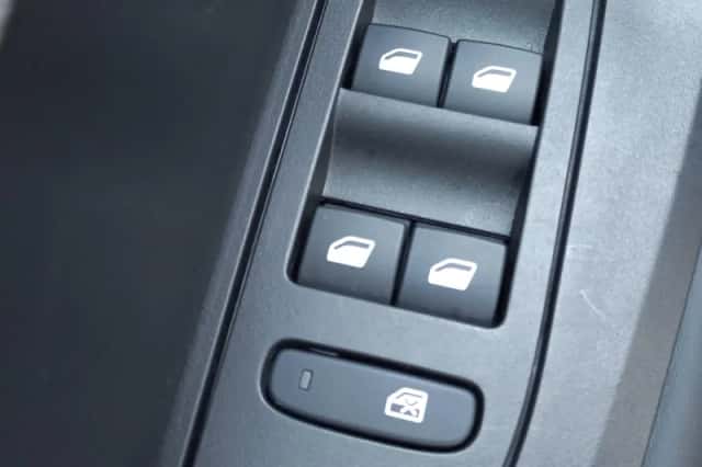 Peugeot 2008 (2021) thumbnail 20