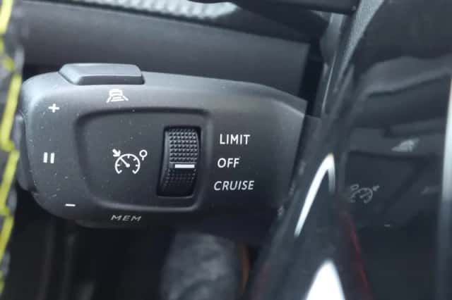 Peugeot 2008 (2021) thumbnail 21