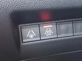 Peugeot 2008 (2021) thumbnail 28