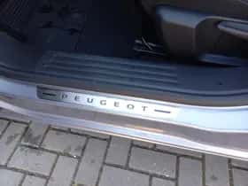 Peugeot 2008 (2021) thumbnail 37