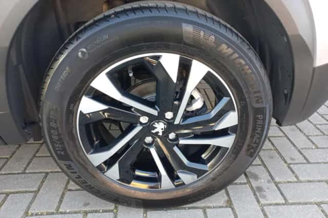 Peugeot 2008 (2021) thumbnail 9