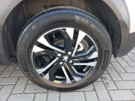 Peugeot 2008 (2021) thumbnail 9