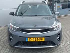 Kia Stonic (2021) thumbnail 2