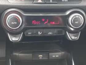 Kia Stonic (2021) thumbnail 6