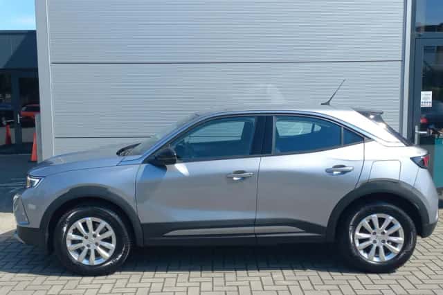 Opel Mokka-e (2023) thumbnail 4