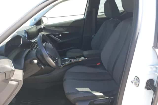 Peugeot 2008 (2021) thumbnail 11