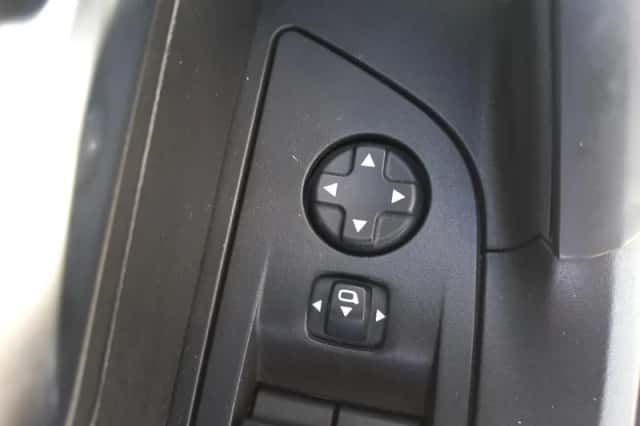 Peugeot 2008 (2021) thumbnail 17